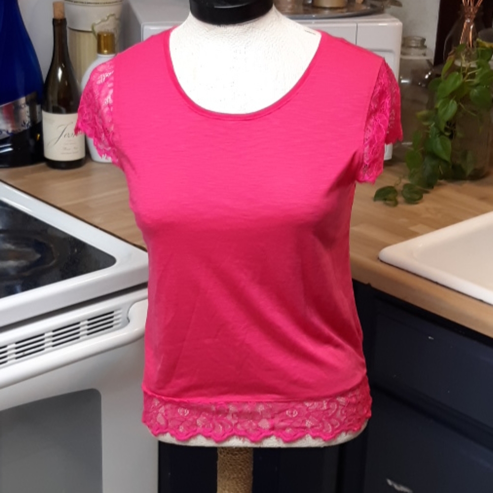 Womens Pink Tshirt Sz Small Blouse Lace Cap Sleeve Accent DIVIDED H&M B3